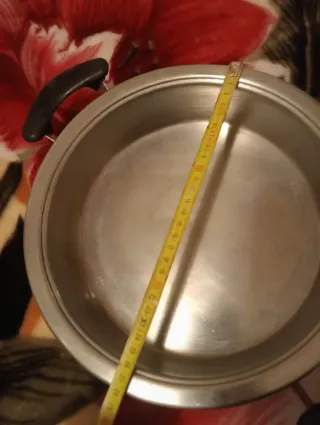 Pentola A.M.C. in metallo e plastica