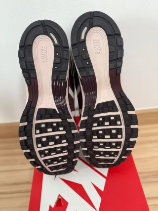 Zapatillas Nike P-6000 Granate y Rosa