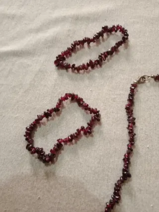 Collana e 2 bracciali granato