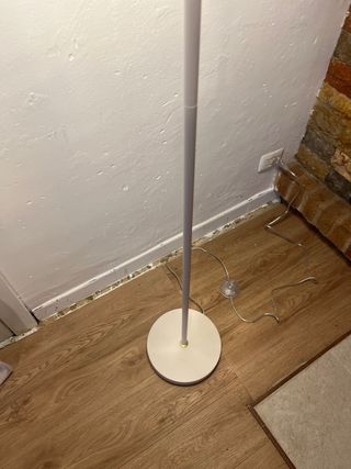 Lámpara de pie beige moderna