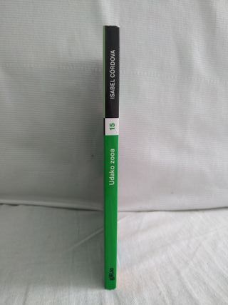 Libro en euskera Udako zooa, de Isabel Cordova