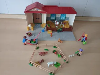 Granja Playmobil con animales y figuras