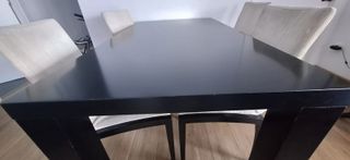 Conjunto de mesa de comedor y 4 sillas BoConcept