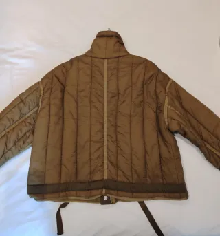 Cazadora acolchada Zara bajo y mangas ajustables