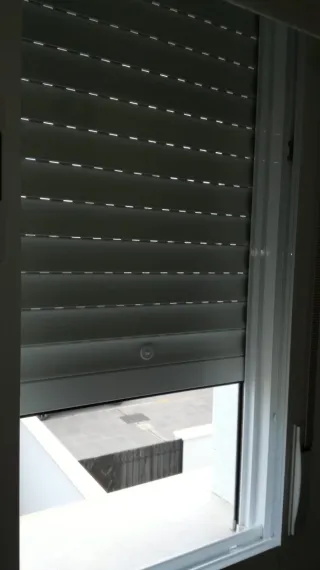 Ventana aluminio blanco corredera