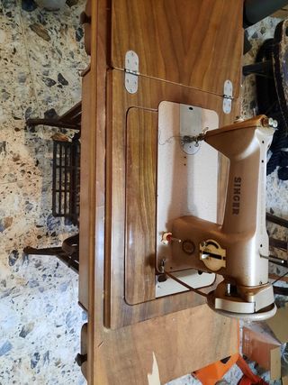 Máquina de coser Singer antigua