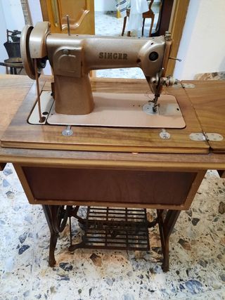 Máquina de coser Singer antigua