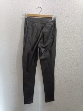 Pantalones polipiel negros