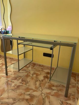 Mesa escritorio cristal y metal gris