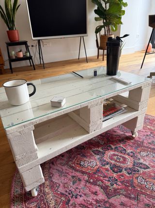 Mesa de centro de palets con cristal