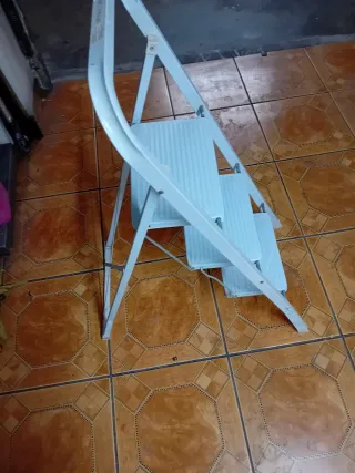 Escalera plegable aluminio 3 peldaños