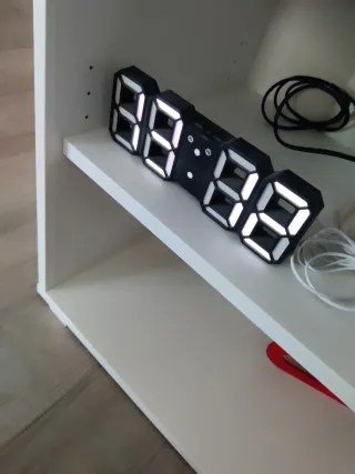 Reloj Digital LED Moderno