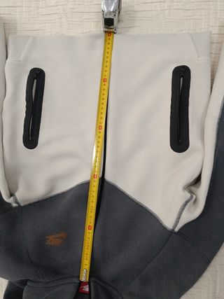 Conjunto Nike Tech Fleece Niño Gris/Blanco