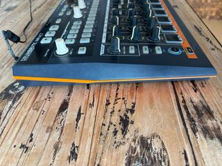 Arturia DrumBrute Impact caja de ritmos