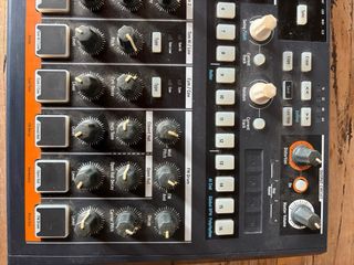 Arturia DrumBrute Impact caja de ritmos