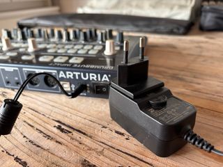 Arturia DrumBrute Impact caja de ritmos