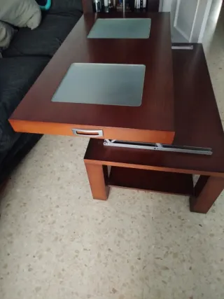 Mesa de centro madera con estante, cajón y cuadro