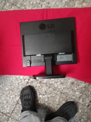 Monitor LG Flatron Plata