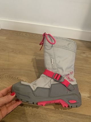 Botas de pre-esquí grises y rosas