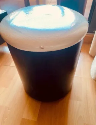 Mesa centro cristal wengue y metal con 2 taburetes