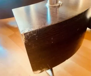 Mesa centro cristal wengue y metal con 2 taburetes