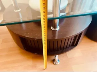 Mesa centro cristal wengue y metal con 2 taburetes