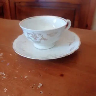 Tazza da thè in porcellana con decori oro