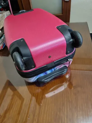 Maleta Princesas Disney . Regalo 2 puzzles.