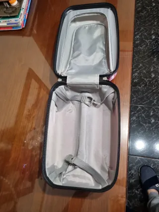 Maleta Princesas Disney . Regalo 2 puzzles.