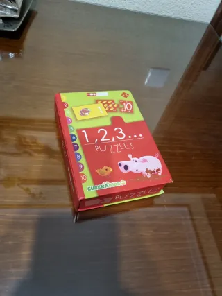 Maleta Princesas Disney . Regalo 2 puzzles.