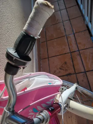 Bicicleta niña rosa y blanca