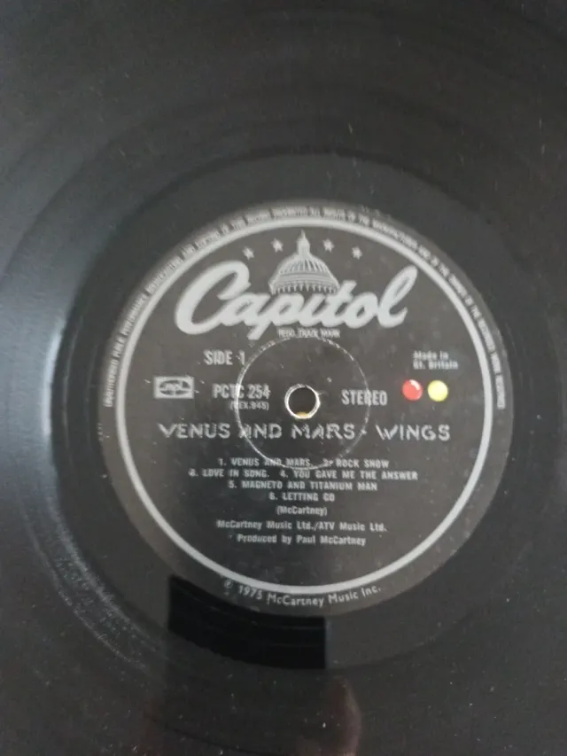 LP WINGS,VENUS AND MARS