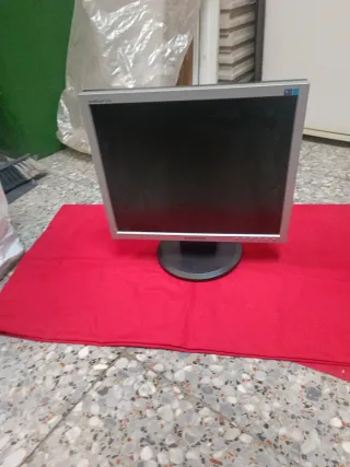 Monitor Samsung Plata