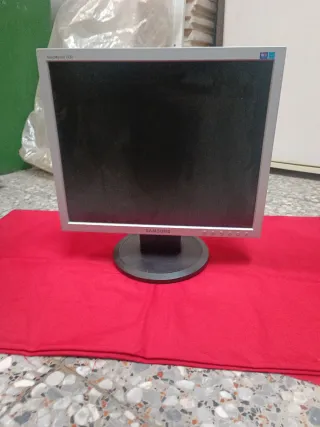 Monitor Samsung Plata