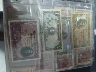 Álbum de billetes de banco antiguos
