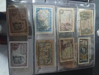 Álbum de billetes de banco antiguos