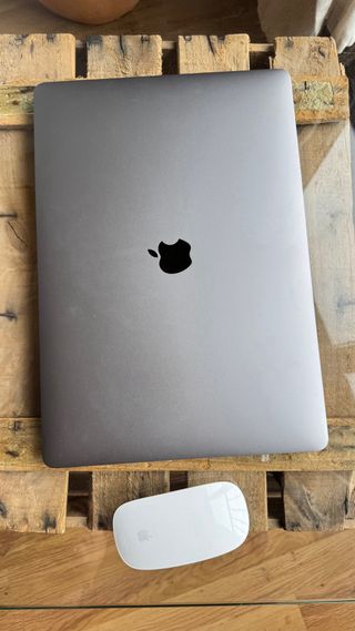 MacBook Pro 15" (2018) | i7 6-Core | 16GB RAM |