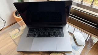 MacBook Pro 15" (2018) | i7 6-Core | 16GB RAM |