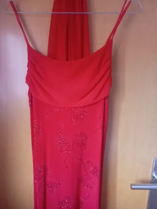 Vestido fiesta rojo con pedrería