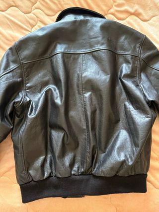 Chaqueta de cuero negra
