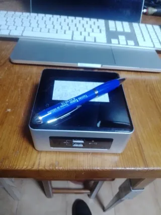 Intel NUC Mini PC Plata