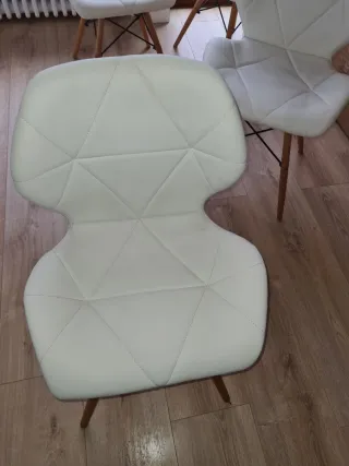 Mesa comedor extensible de madera con 4 sillas