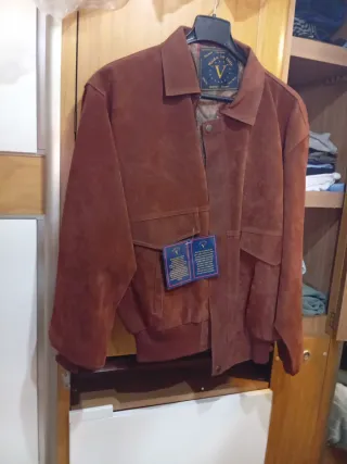 Cazadora de piel V Made in Italy