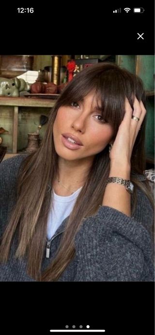 Preciosa Peluca castaña reflejos efecto natural