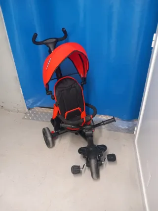 Triciclo infantil rojo