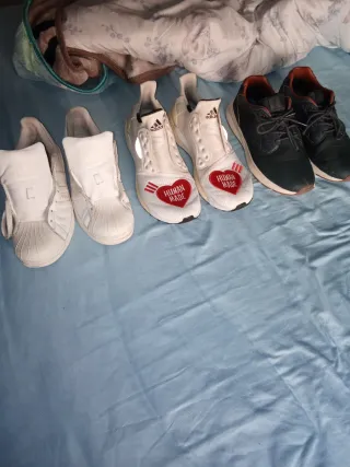 Adidas Zapatillas Blancas y Negras 25euros todo