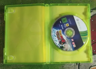 (011) Xbox 360 Dragon Ball Z: Ultimate Tenkaichi