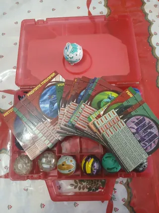 Maletín Bakugan + 19 Bakugan y cartas