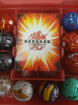 Maletín Bakugan + 19 Bakugan y cartas