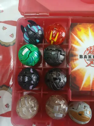 Maletín Bakugan + 19 Bakugan y cartas